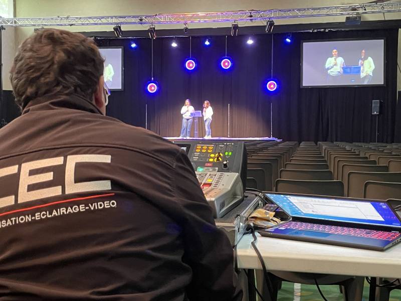 Remise des diplôme dans un gymnase du vieux lyon à l'école d'ingénieurs ECAM LaSalle