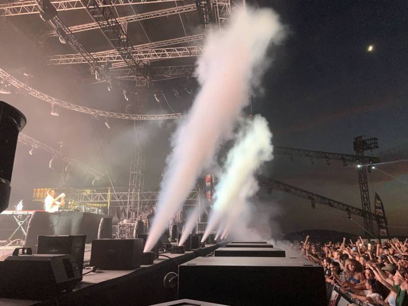 Fumée sur scène par CEC Sonorisation prestation technique proche de Lyon