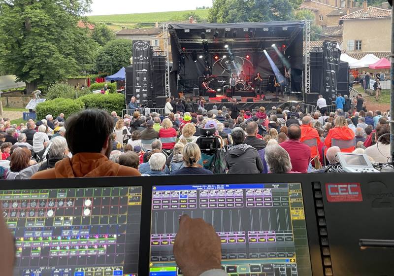 Son, lumière, vidéo pour conférence, spectacle, concert, festival, séminaire à petit prix proche de Lyon