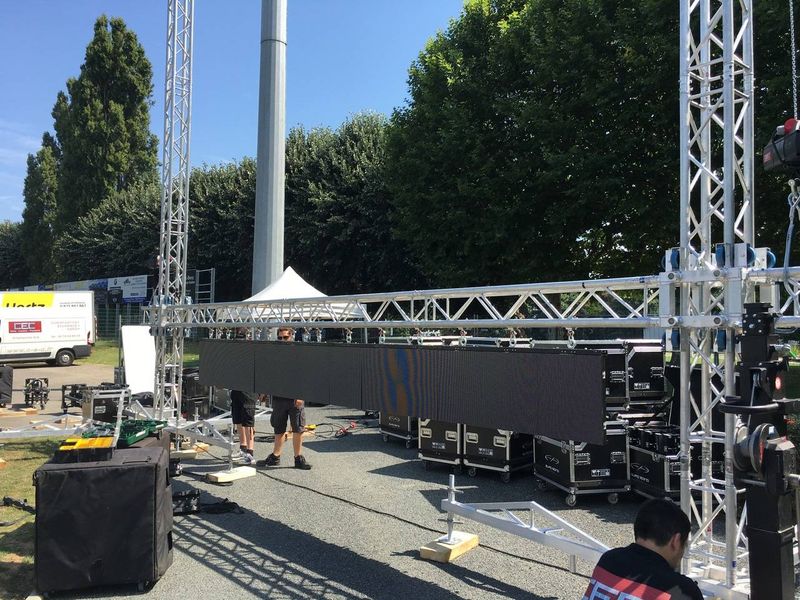 Le montage de l'écran à led