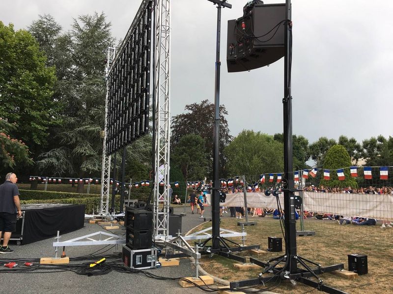 L'écran géant et le système L'ARC