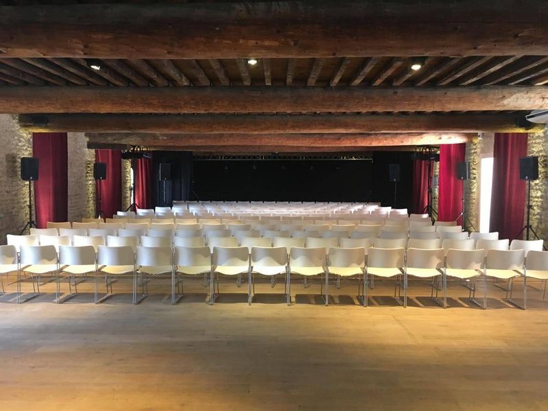Installation fixe pour une salle de spectacle en Beaujolais