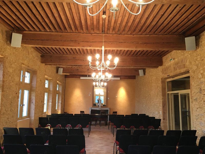 Installation fixe d’une Salle des Mariages près de Lyon