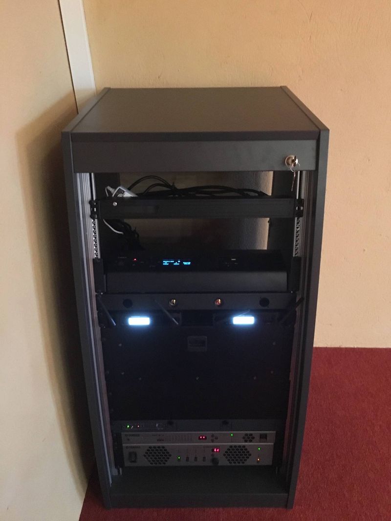 Rack technique de la salle des conseils