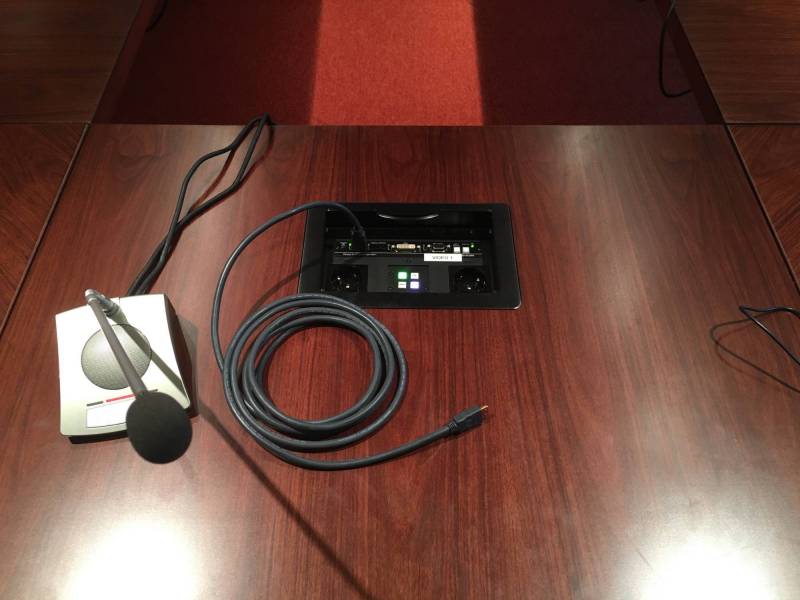 Insert de table pour une salle de réunion dans le Beaujolais