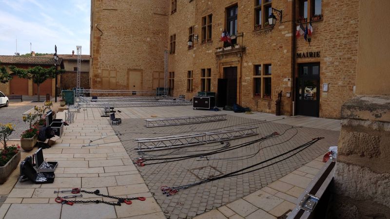 Montage scène couverte