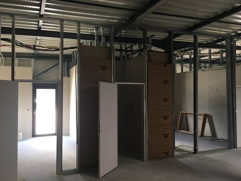 Intérieur du nouveau magasin CEC en construction